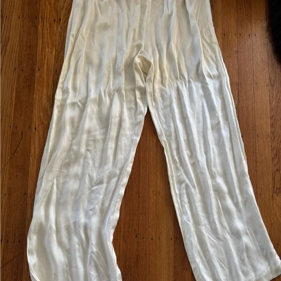 Donni Silky Simple Pants Cream Satin Elastic Waist Size M - Picture 3 of 8